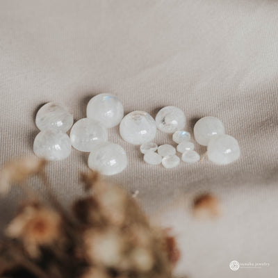 GEMSTONE HIGHLIGHT: THE GRACEFUL MISTY LIGHT MOONSTONE